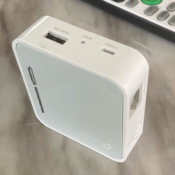 Wi-Fi router box - Picture 1 of 2